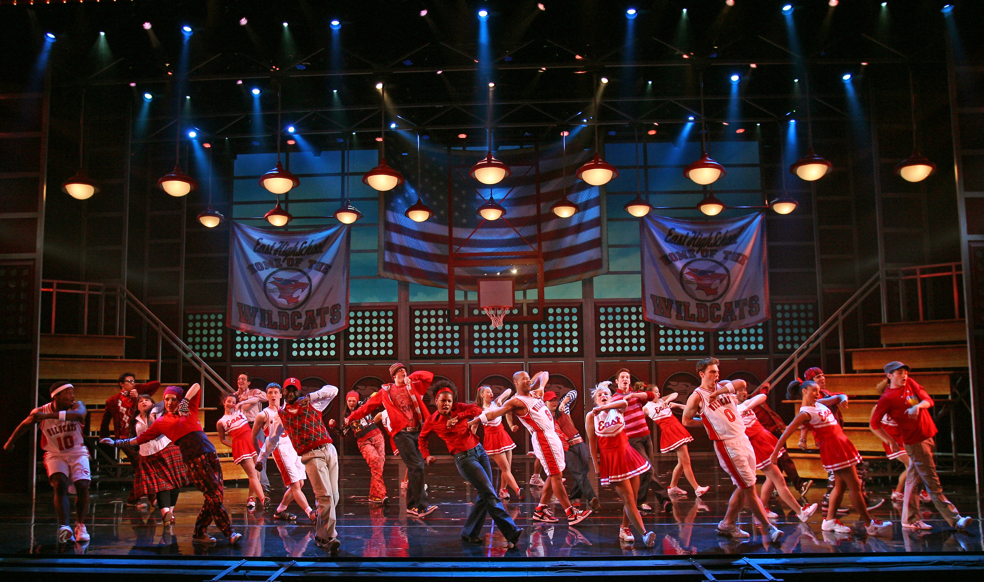 HIGH SCHOOL MUSICAL show photo 3